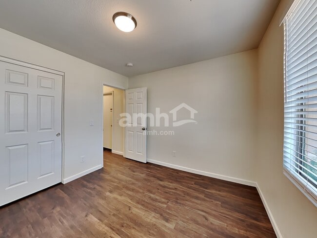 Building Photo - 11340 W Hutton Dr