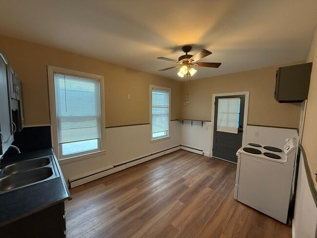 Building Photo - 29-31 Palmer Ave