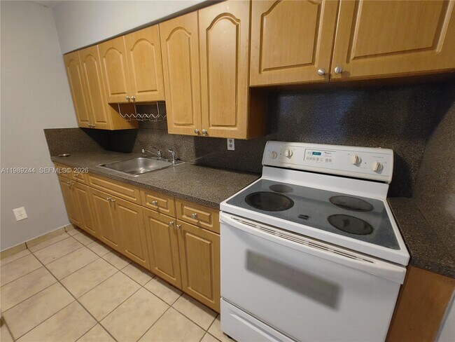 Building Photo - 1501 NE 151st Terrace