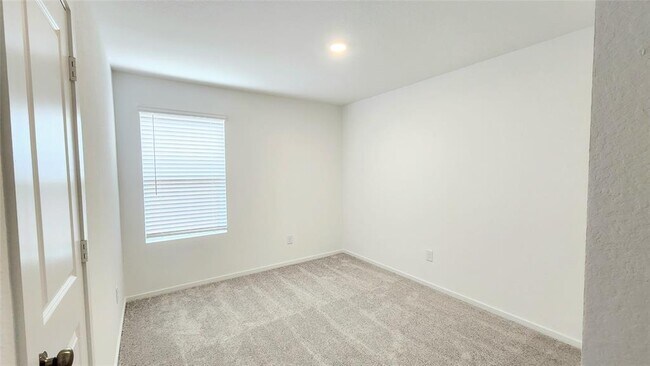 Building Photo - 28759 Texas Plns Dr