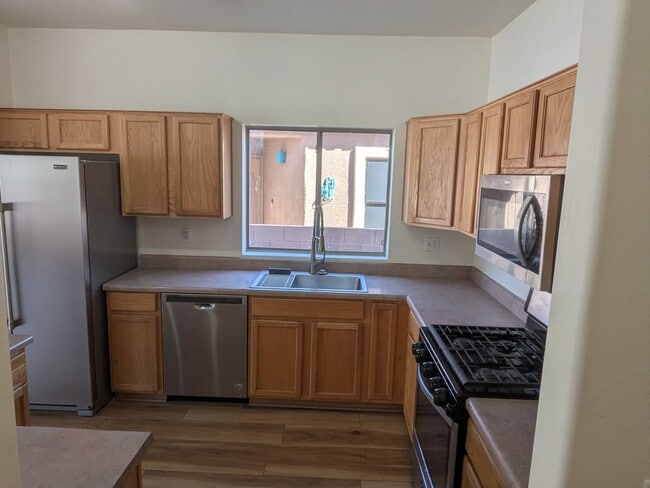 Building Photo - Three bedroom rental in Rancho Sahuarita Move -in ready