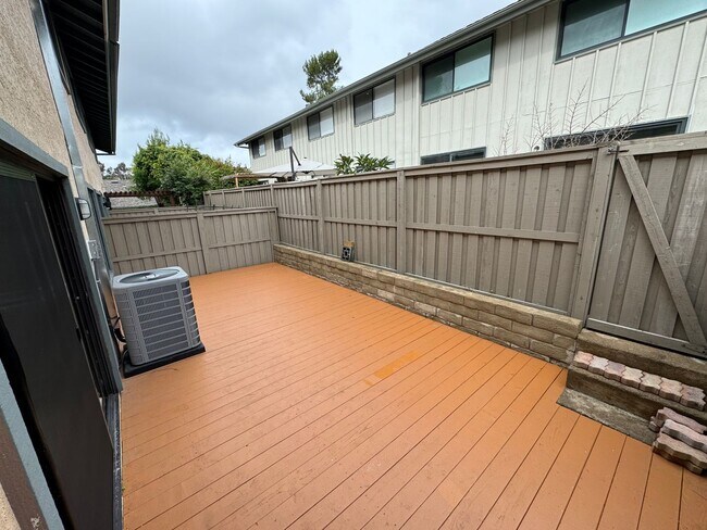 Building Photo - LA JOLLA VILLAGE LIVING! SPACIOUS 3BD/2.5BA TOWNHOME AVAILABLE JUNE for $4,795/mo!