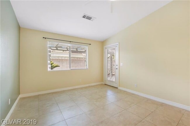 Building Photo - Single Story Townhome in Mountain Gate Community COMING SOON!