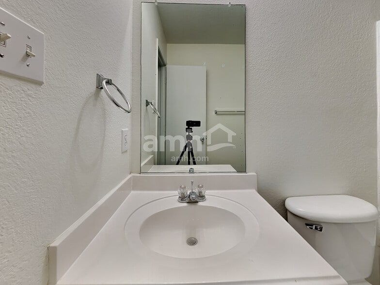 Building Photo - 1140 Jamie Dr