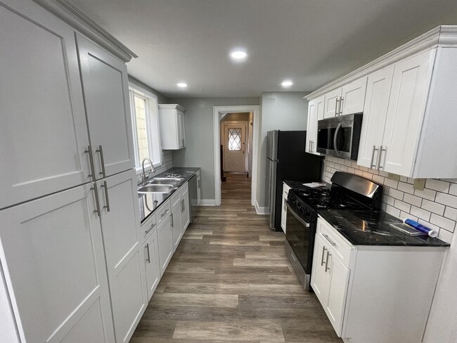 Building Photo - 49 Gelston St