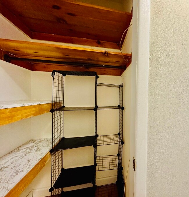 Building Photo - 11 W 44th St