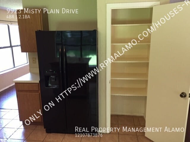 Building Photo - 9923 Misty Plain Dr