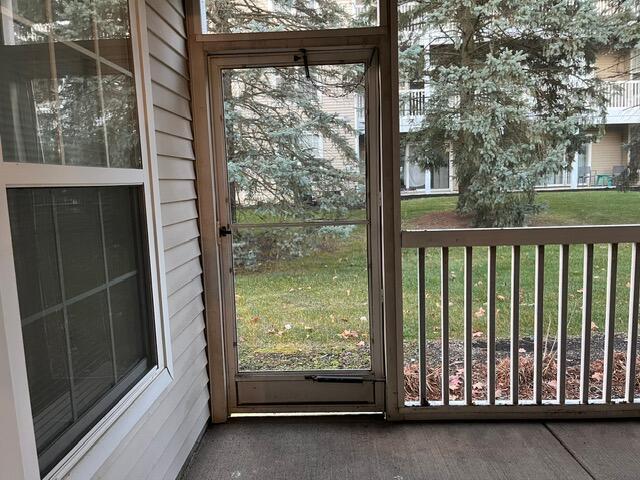 Building Photo - 2652 S Knightsbridge Cir