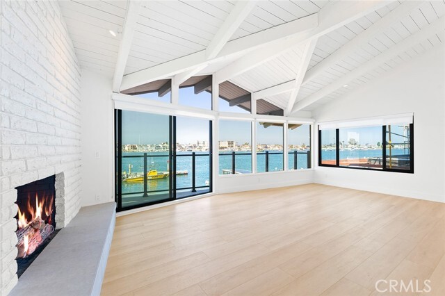 Building Photo - 404 S Bay Front