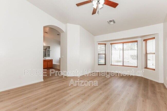 Building Photo - 10042 E Pantera Ave