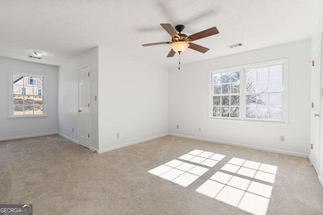 Building Photo - 275 Sageglen Rd