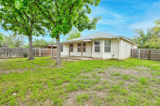 Building Photo - 707 Estancia Way