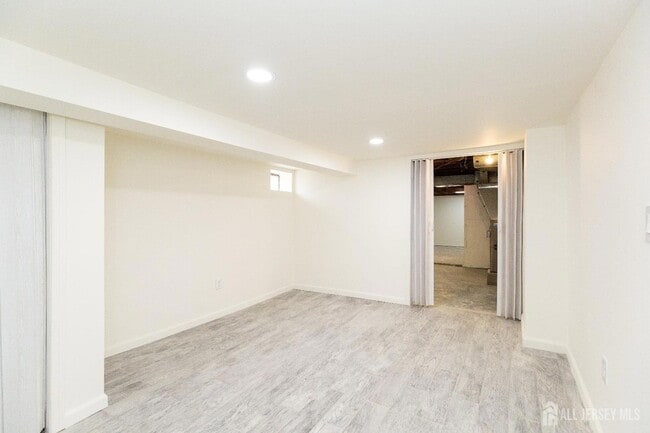 Building Photo - 78 Koyen St