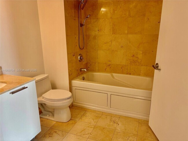 Building Photo - 1800 N Bayshore Dr