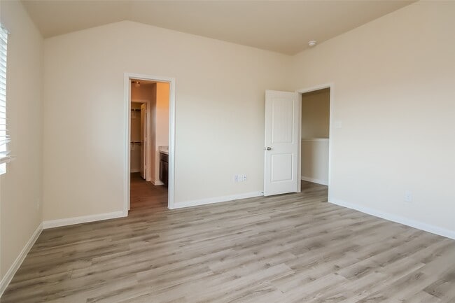 Building Photo - 22014 Grand Majestic Dr