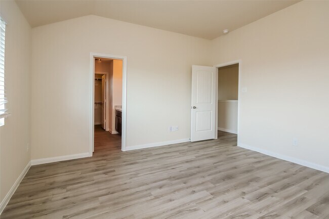 Building Photo - 22206 Grand Majestic Dr