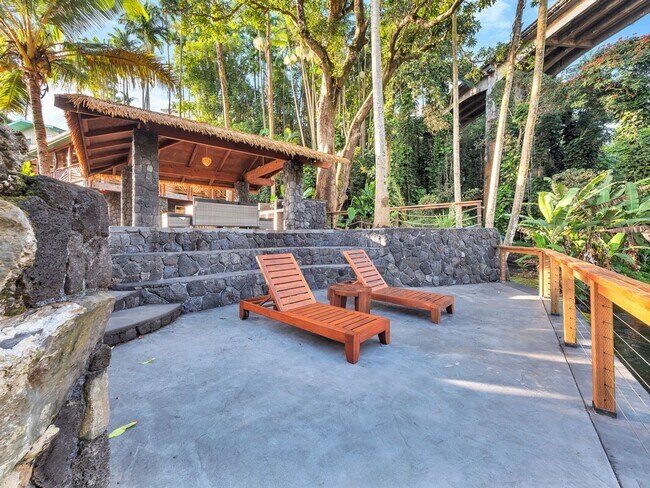 Building Photo - Oceanfront Estate: The Honolii Hale