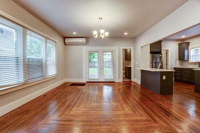 Building Photo - 3/2.5 Dream Home With Lots Of Charm