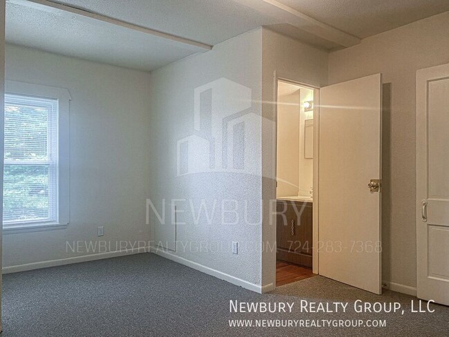 Building Photo - 18 South St