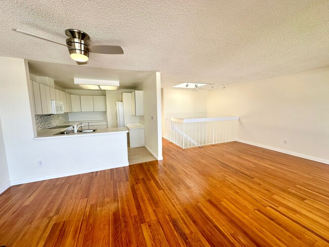 Building Photo - 6337 Caminito Andreta