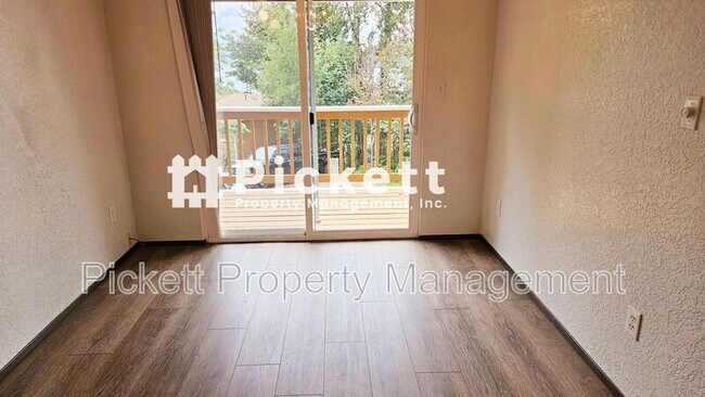 Building Photo - 4629 Beach Dr E