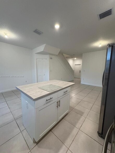 Building Photo - 768 NE 206th Ter