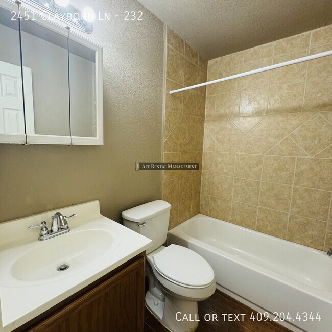Building Photo - 2451 Clayborn