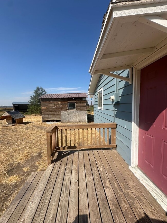 Building Photo - Nice home for rent in Metolius!