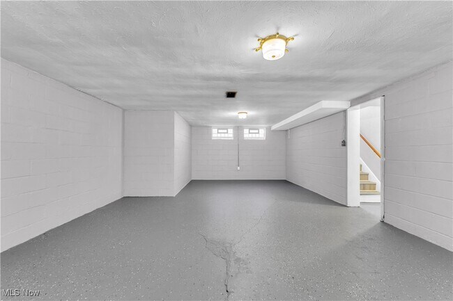 Building Photo - 4061 Verona Rd