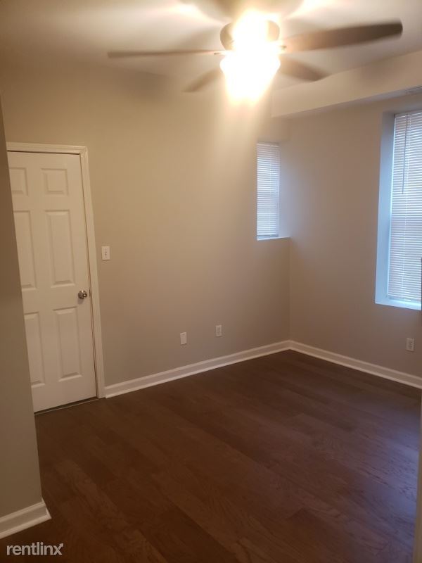 Building Photo - 5762 Theodosia Ave