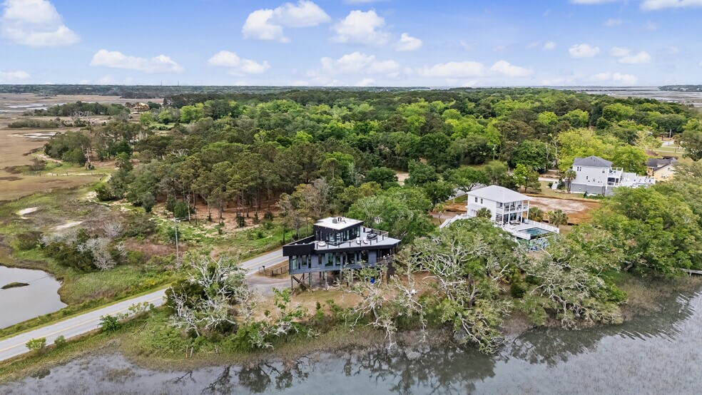 Building Photo - 2179 Sol Legare Rd