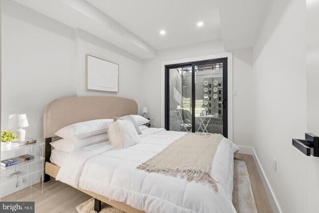 Building Photo - 3923 14th St NW