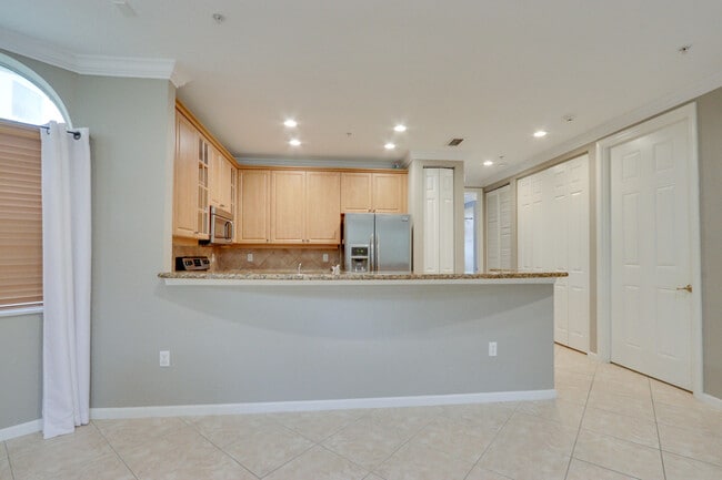 Building Photo - 1365 Vía De Pepi