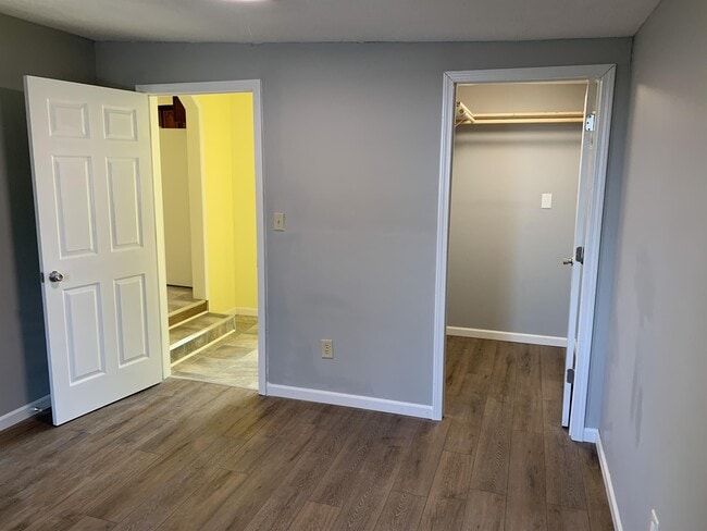 Building Photo - 608 Mt Pelia Rd