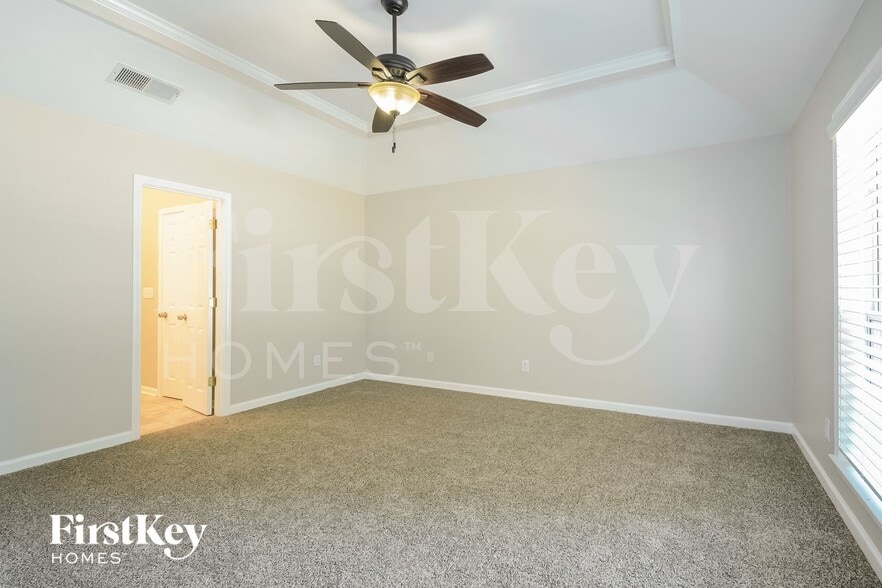 Building Photo - 237 Silverstone Ln