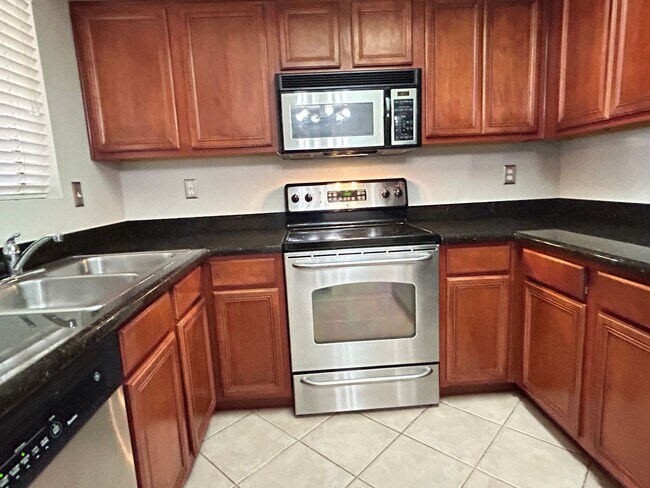 Building Photo - 1 BEDROOM THUNDERBIRD PASEO