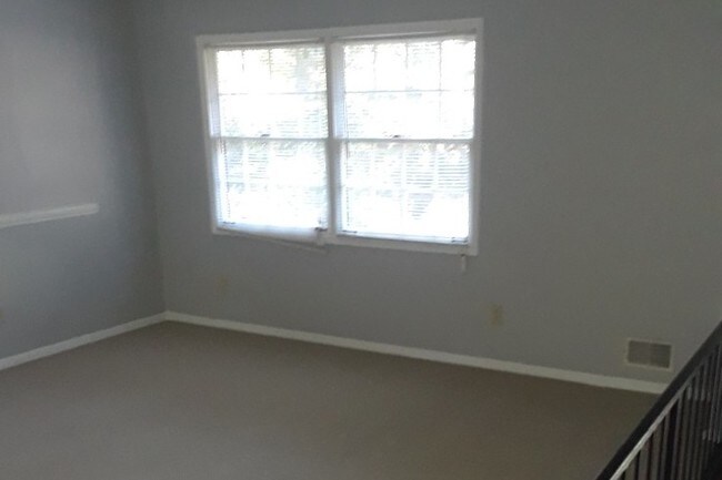 Building Photo - 205 Basswood Ct