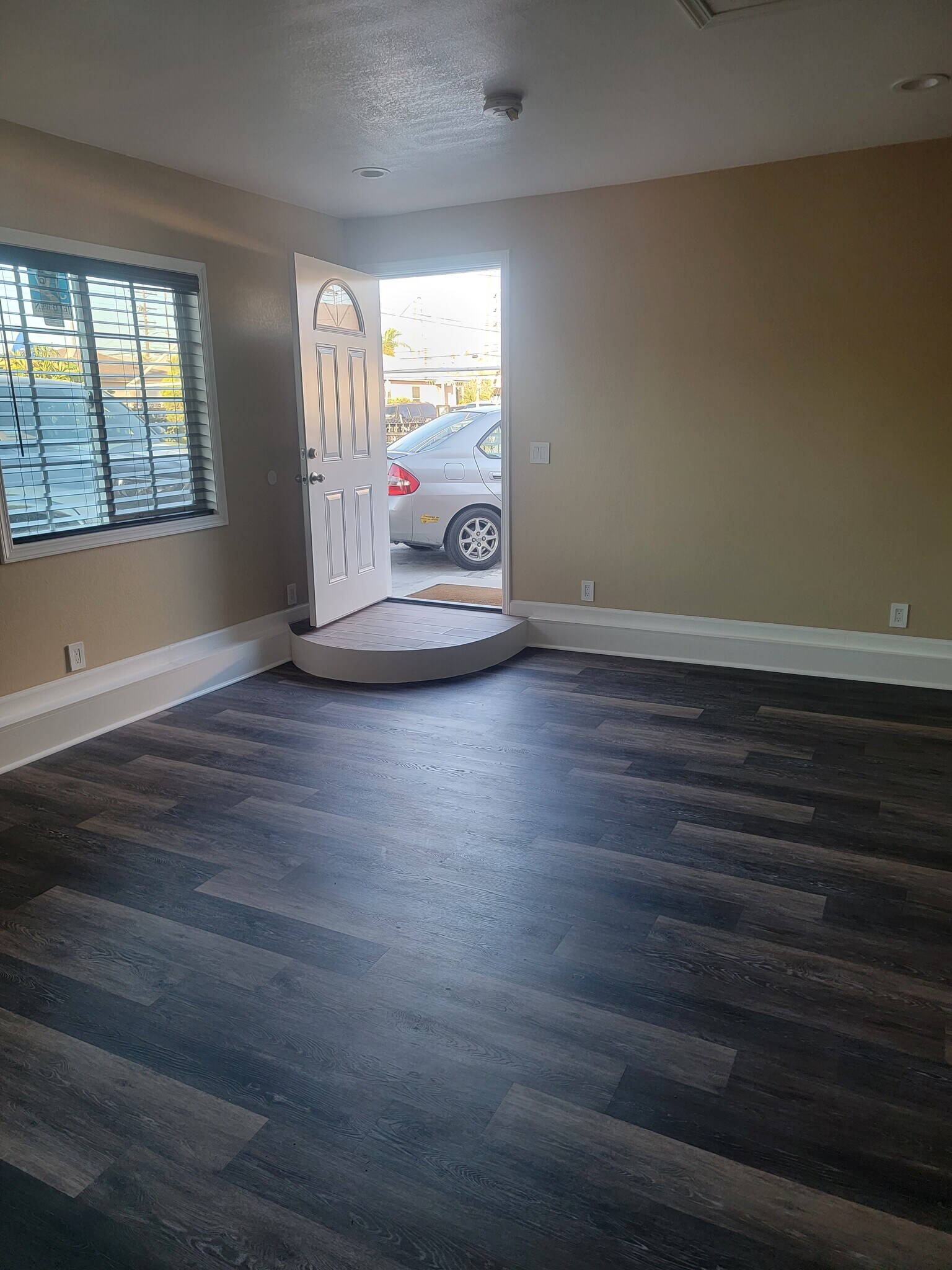 Building Photo - 4216 W 104th St