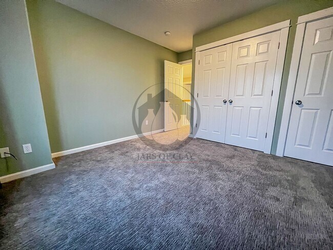 Building Photo - Luxurious Spacious Keizer Home -