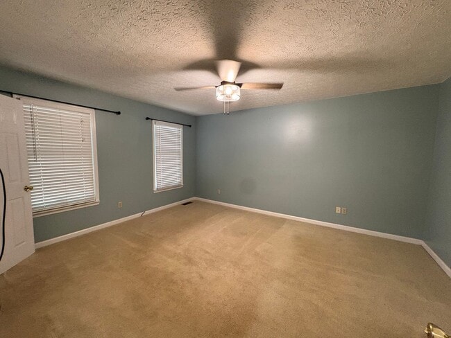 Building Photo - 420 W Windsor Cir