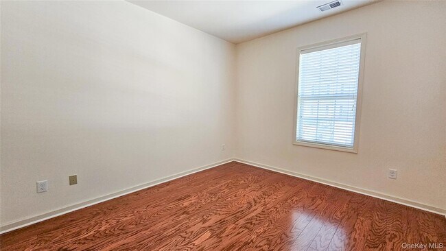 Building Photo - 106 Canter Ct