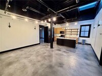 Building Photo - 706 Gloucester St