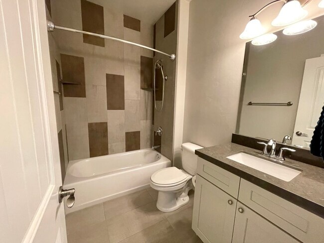 Building Photo - Beautiful 3 Bedroom Home in Gated Community!