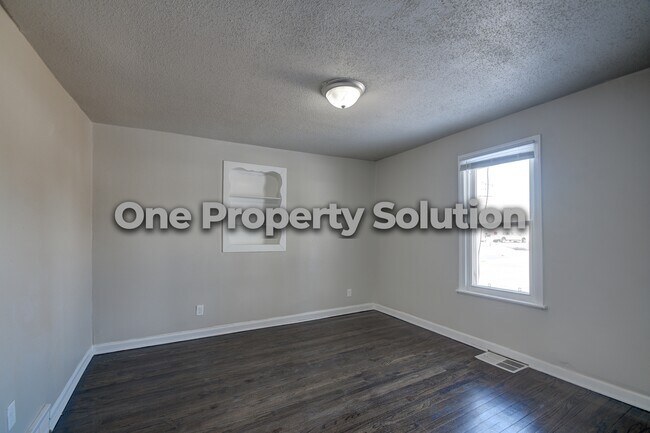 Building Photo - 2642 Clay St
