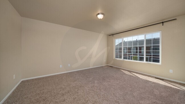 Building Photo - Two story townhome in Soaring Eagles