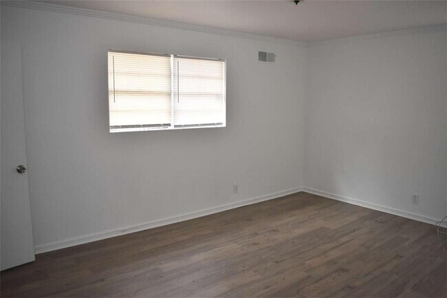 Building Photo - 1156 Triple Hill Dr