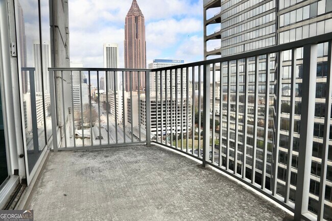 Building Photo - 400 W Peachtree St NW