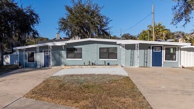 Building Photo - Completely Renovated 4/2 Home on a Corner Lot in the SODO Area of Orlando