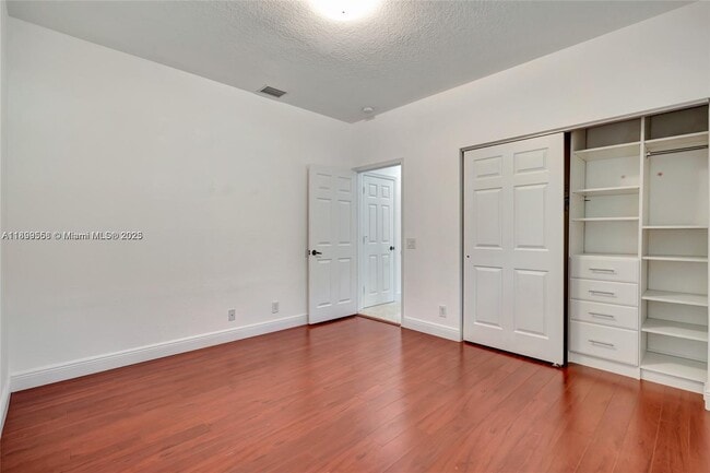 Building Photo - 1709 Victoria Pointe Cir