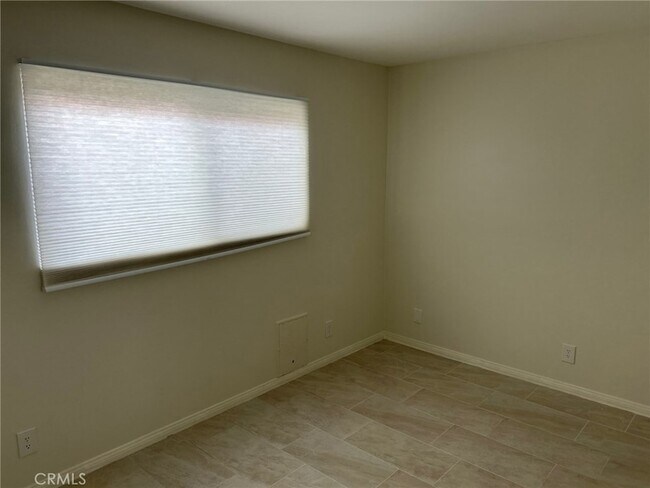 Building Photo - 74443 Driftwood Dr